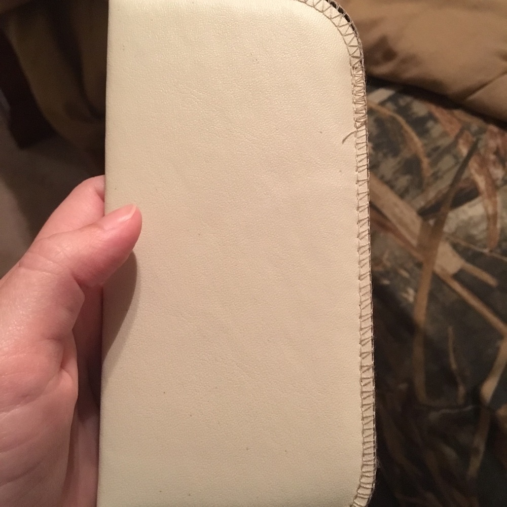 Glasses holder